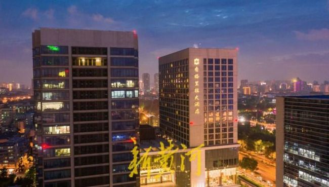济南“五一游”热度降了？——假期临近济南酒店价格整体涨幅不高民宿预订量“涨”价“平”雷火竞技官网入口(图1)