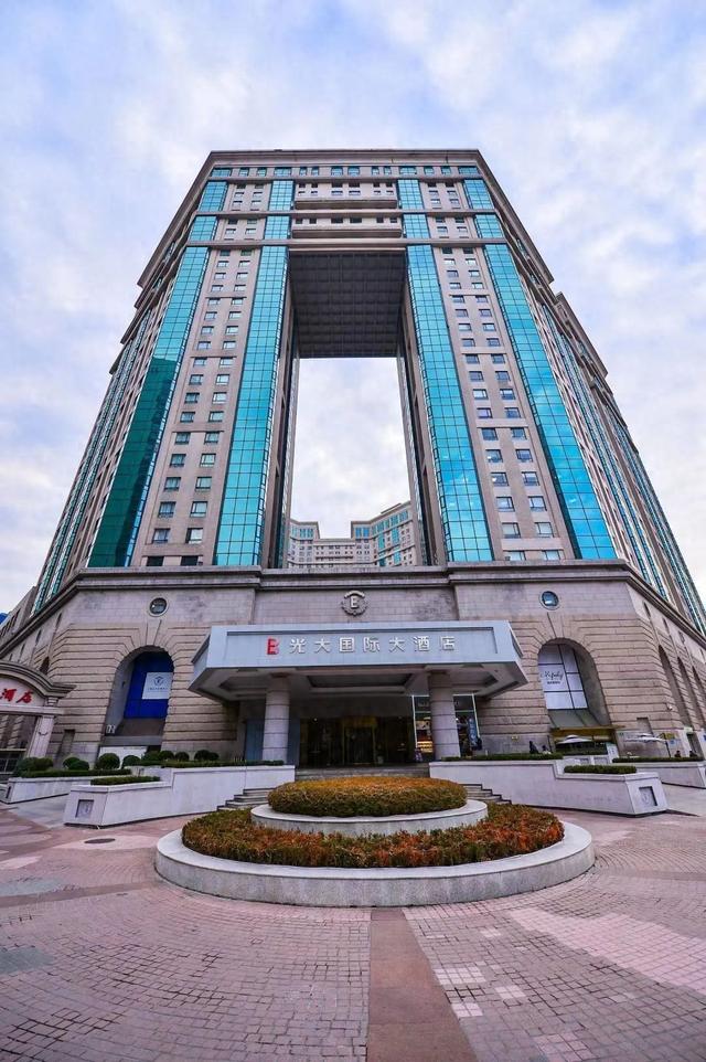 鄂州梁子岛洪宾假日酒店开业(图1)