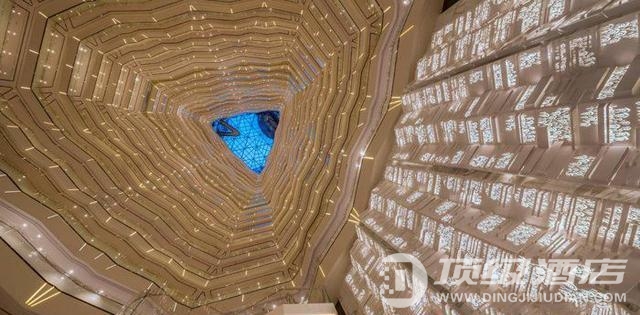 全球10大最高的顶级酒店 全部都在亚洲 有六个在中国(图8)