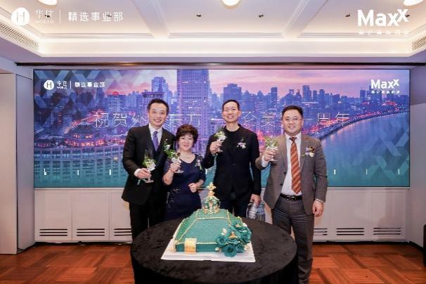 雷火竞技“艺术东方向美而生”上海外滩东方美仑美奂酒店迎来一周年庆典(图11)
