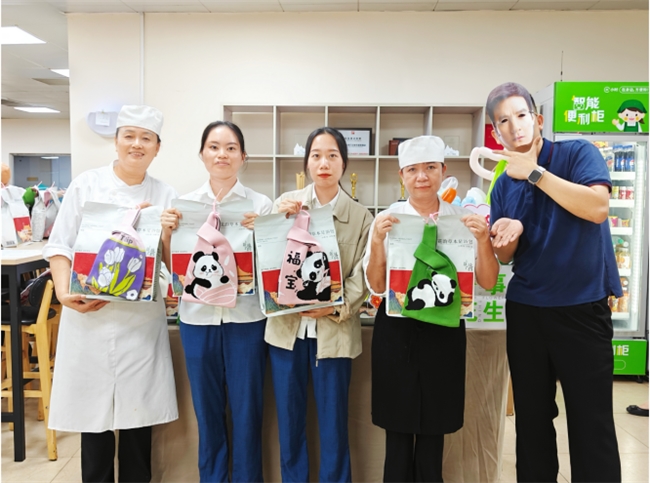 三亚海棠雷火竞技平台湾万达嘉华度假酒店庆祝国际妇女节传递温馨与关怀(图2)