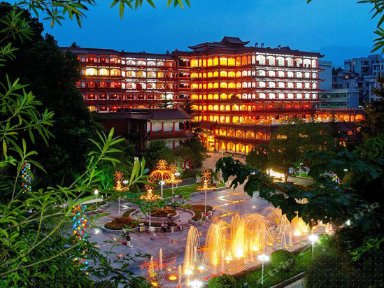 美团旅行发布雷火竞技下载2025年清明假期宝藏县城：云南建水位列前三
